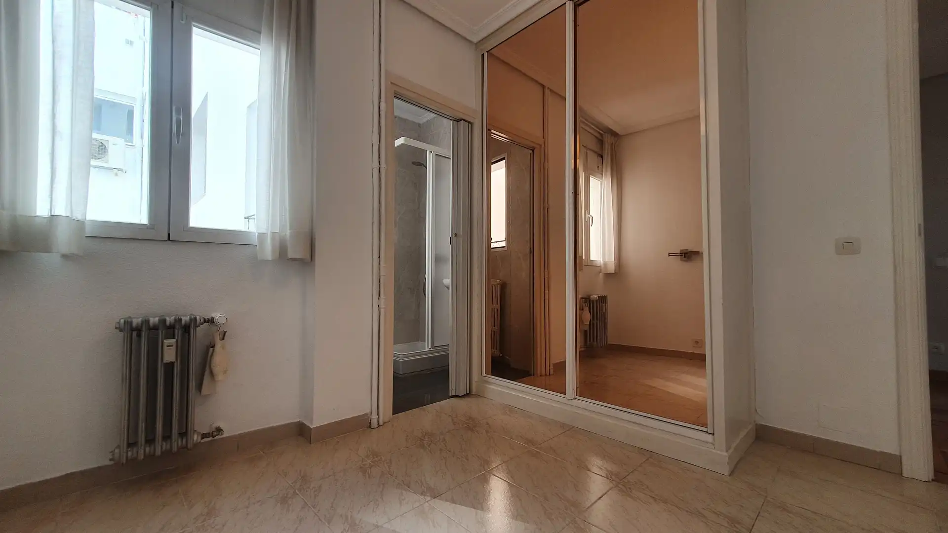 Flat for rent in Calle de San Bernardo, Universidad - Malasaña