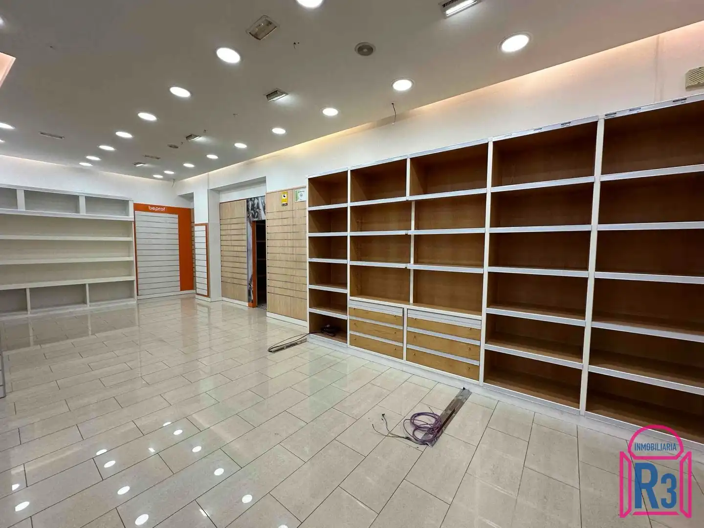 Business premises to rent in Guardia Civil - fachada a Plaza de La Pícara Justina, imagen 9