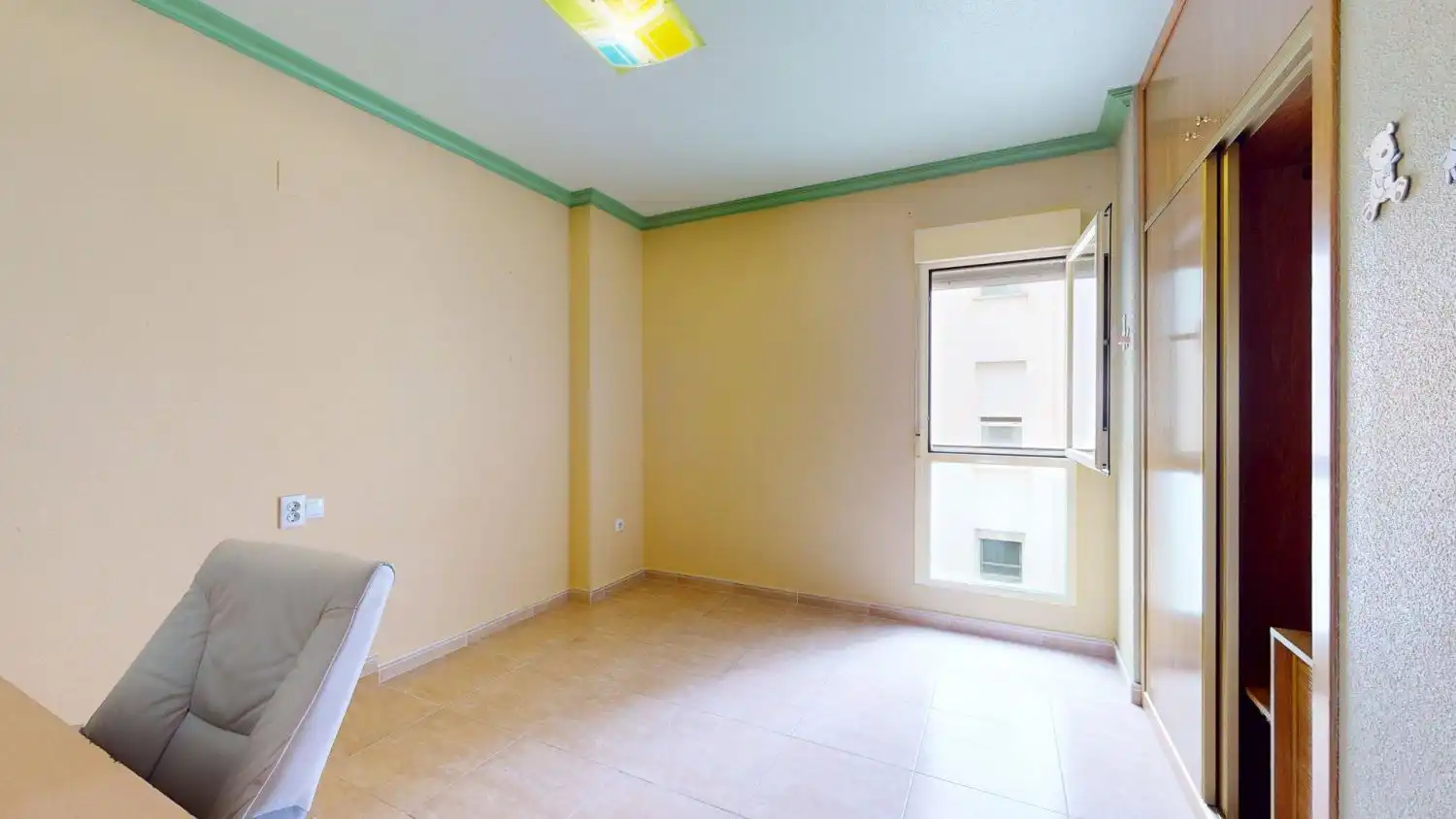 Habitación de Piso en venta en Alicante / Alacant con Aire acondicionado, Calefacción y Trastero