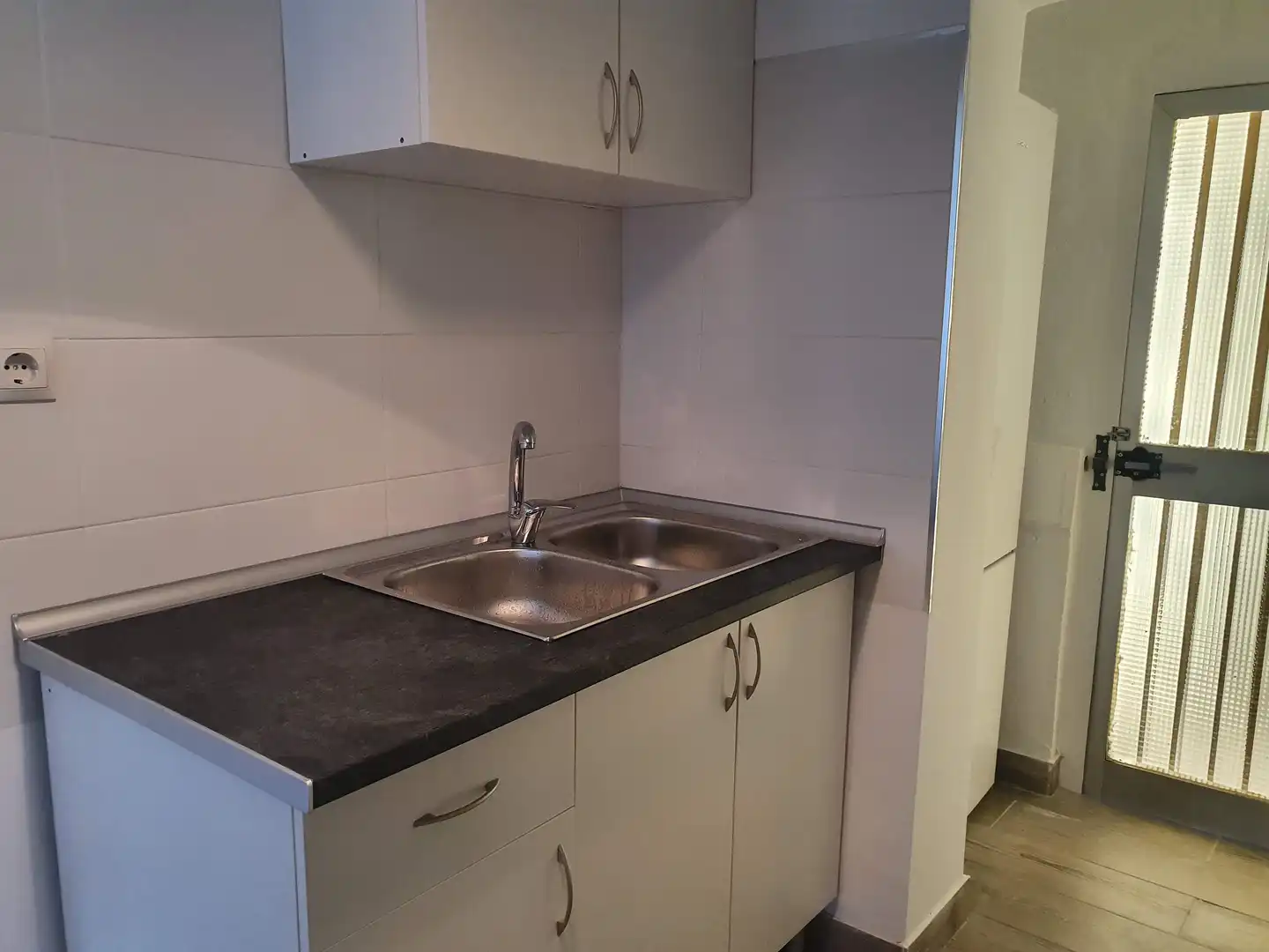 Flat for rent in Avenida Virgen del Rocío, Centro - Doña Mercedes