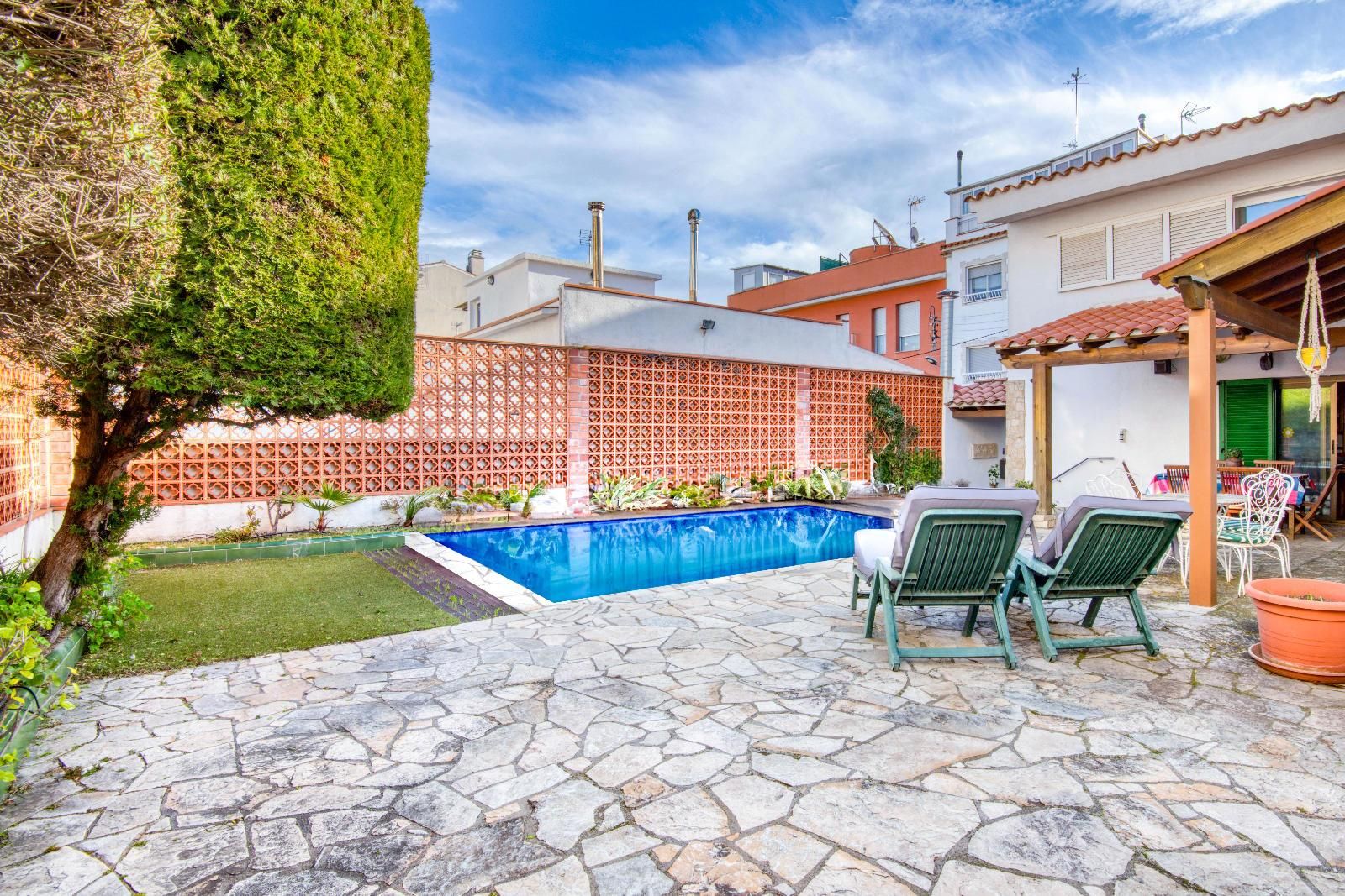 Jardí de Casa adosada en venda en Sant Feliu de Guíxols amb Calefacció, Terrassa i Piscina