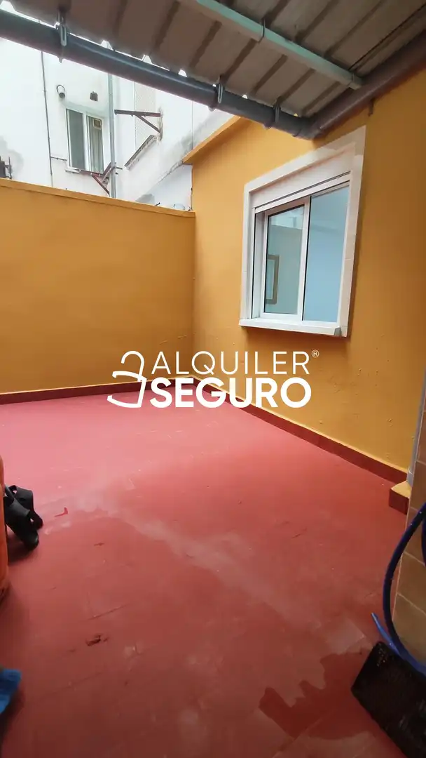 Exterior view of Flat for rent in Valencia  with Terrace and Furnished