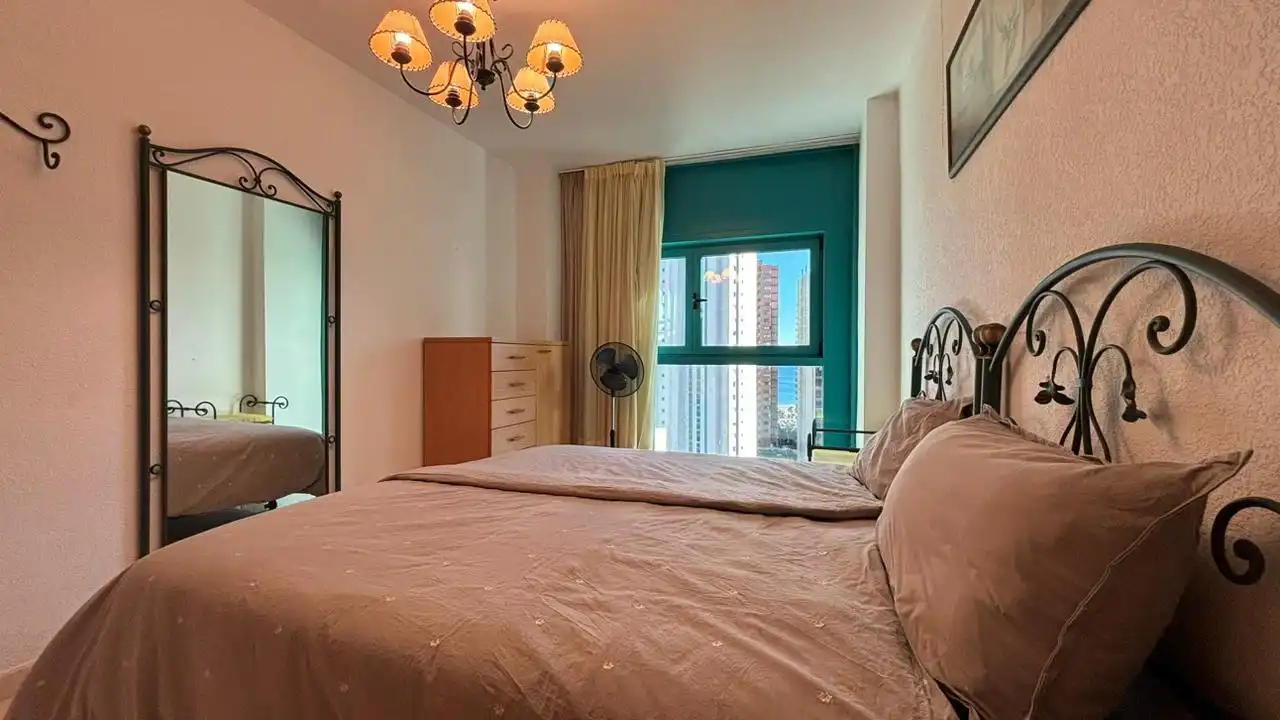 Dormitori de Apartament de lloguer en Villajoyosa / La Vila Joiosa amb Aire condicionat, Jardí privat i Terrassa