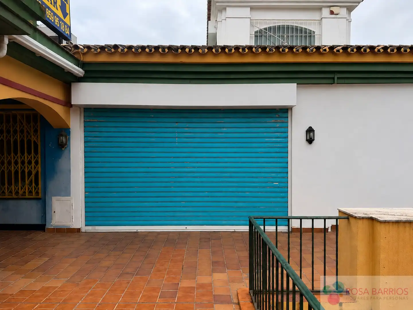 Vista exterior de Local en venda en Benalmádena