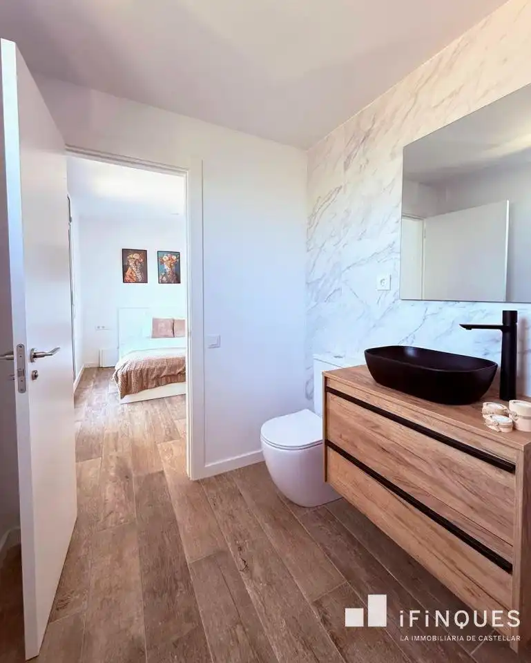 Bathroom of Houses for rent in Castellar del Vallès  with Air Conditioner, Heating and Private garden