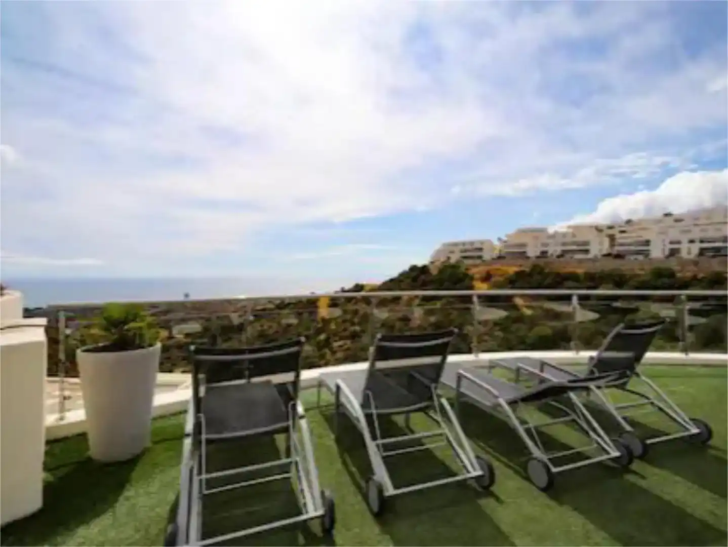 Terrasse von Wohnung zur Miete in Marbella mit Klimaanlage, Schwimmbad und Balkon
