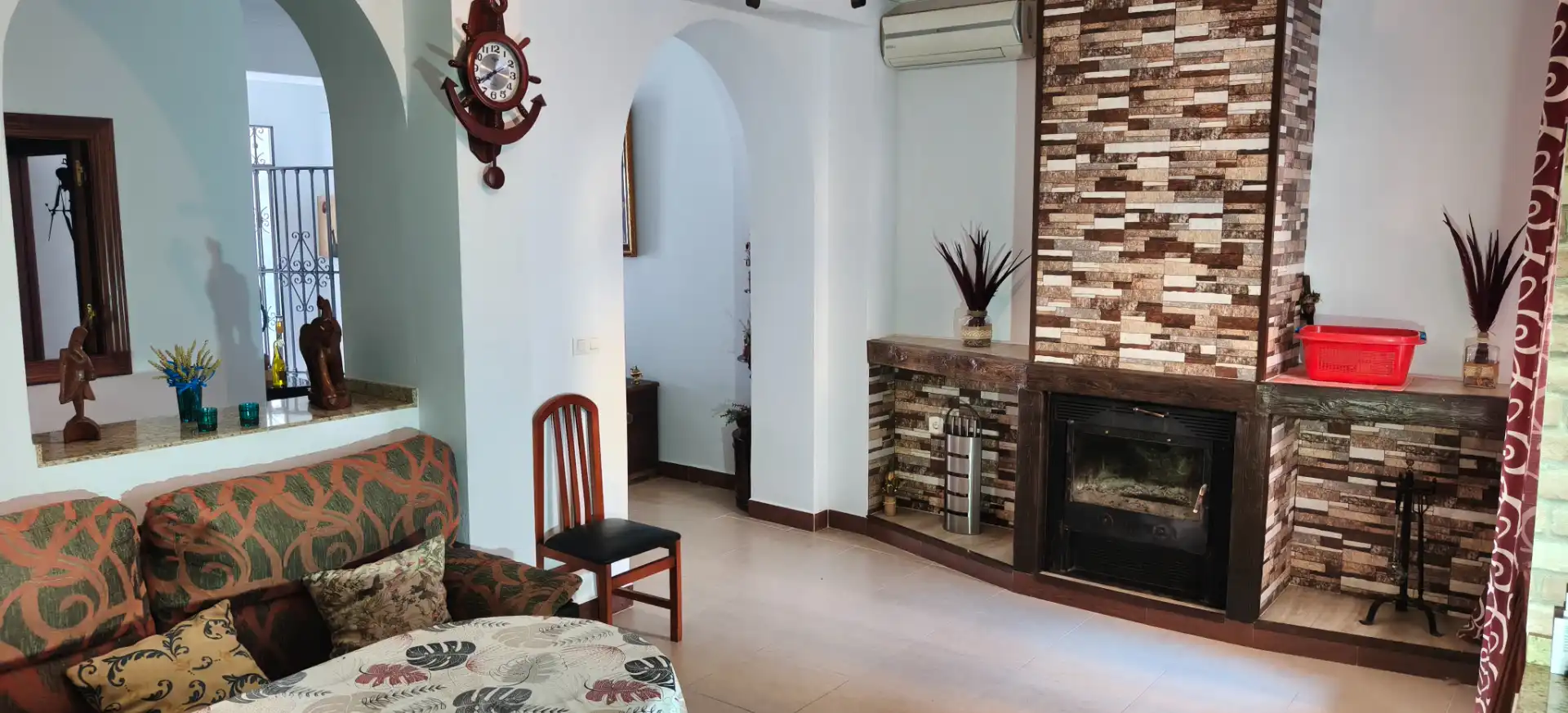 Wohnzimmer von Haus zum Verkauf in Bollullos Par del Condado mit Abstellraum und Balkon