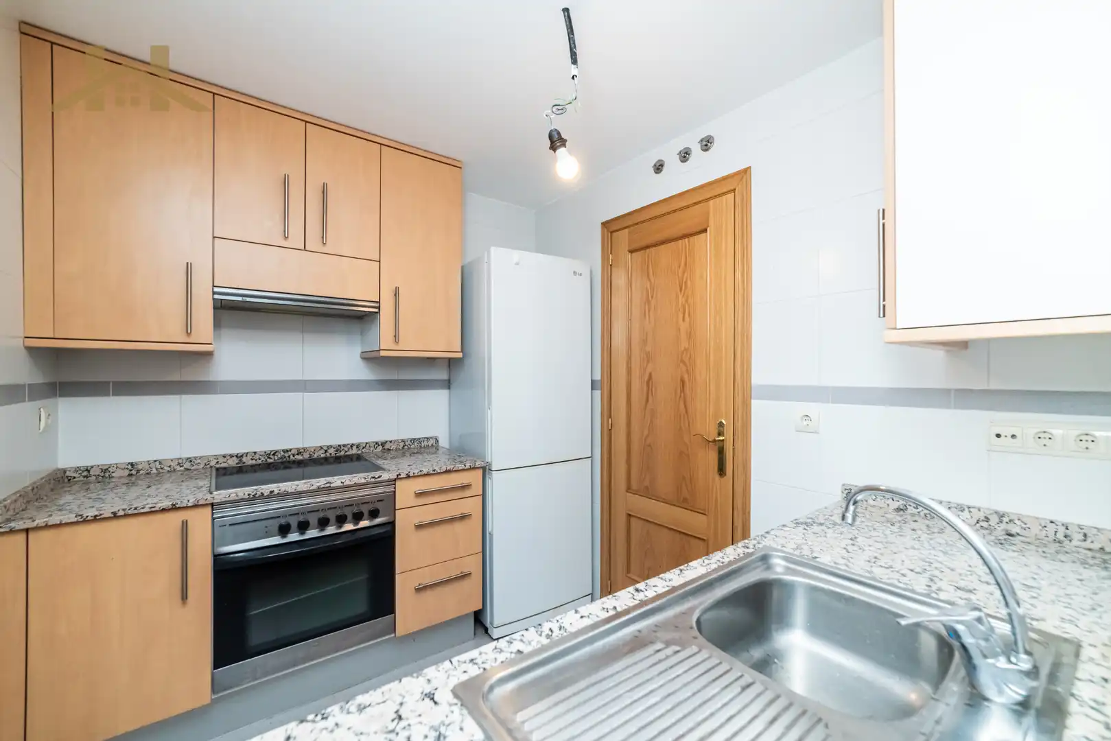 Cocina de Piso en venta en Casarrubios del Monte con Trastero, Horno y Piscina comunitaria