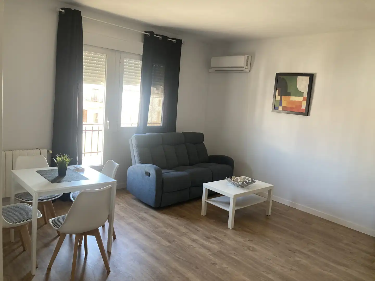 Sala d'estar de Casa adosada de lloguer en Peraleda de la Mata amb Aire condicionat, Parquet i Terrassa