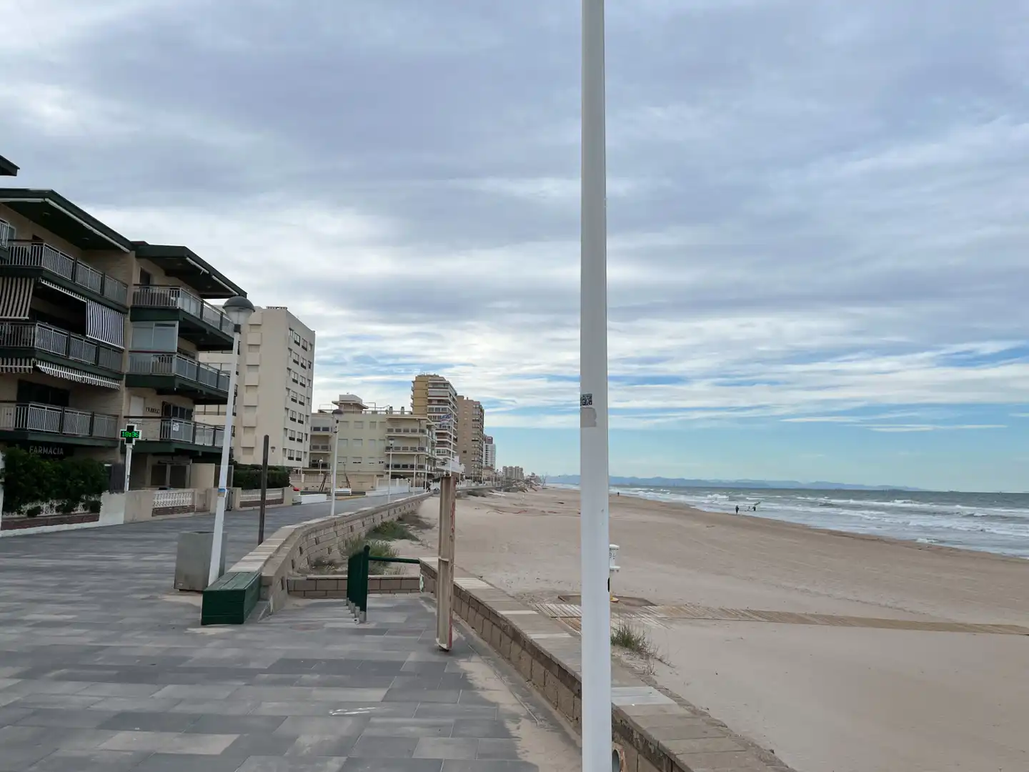 Vista exterior de Casa o xalet en venda en Sueca amb Jardí privat, Terrassa i Moblat
