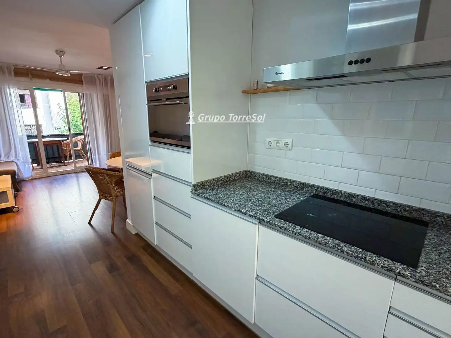 Kitchen of Flat for sale in El Vendrell  with Terrace, Swimming Pool and Furnished