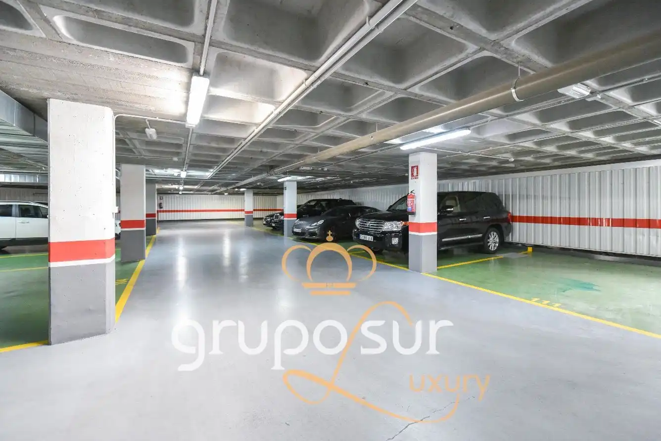 Parking de Ático en venta en Valladolid con Calefacción, Parquet y Trastero