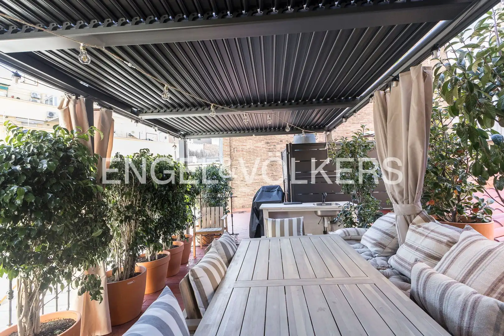 Attic for sale in Sants