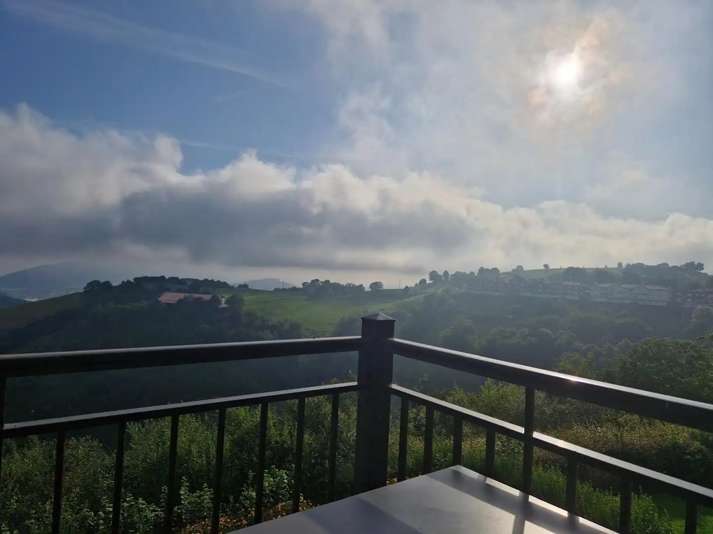 Terrasse von Einfamilien-Reihenhaus zum Verkauf in Aia mit Heizung, Privatgarten und Terrasse
