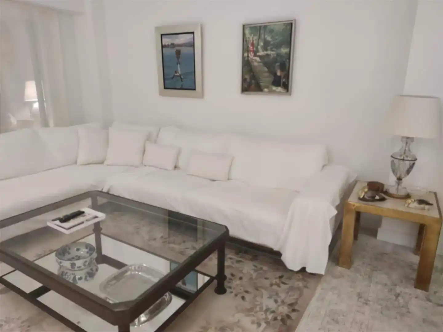 Sala d'estar de Pis en venda en Marbella amb Piscina i Balcó