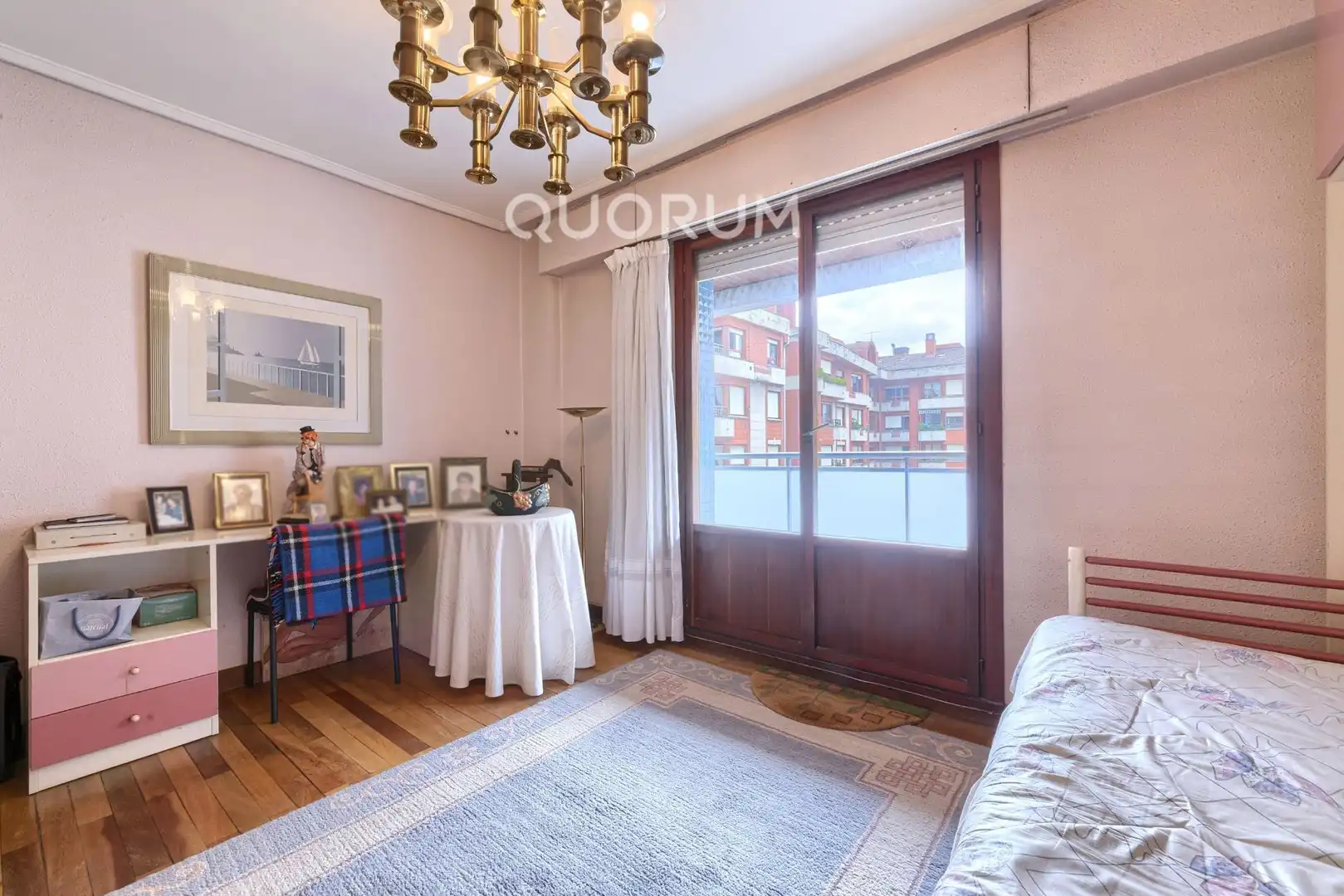 Habitación de Piso en venta en Basauri  con Calefacción, Terraza y Amueblado
