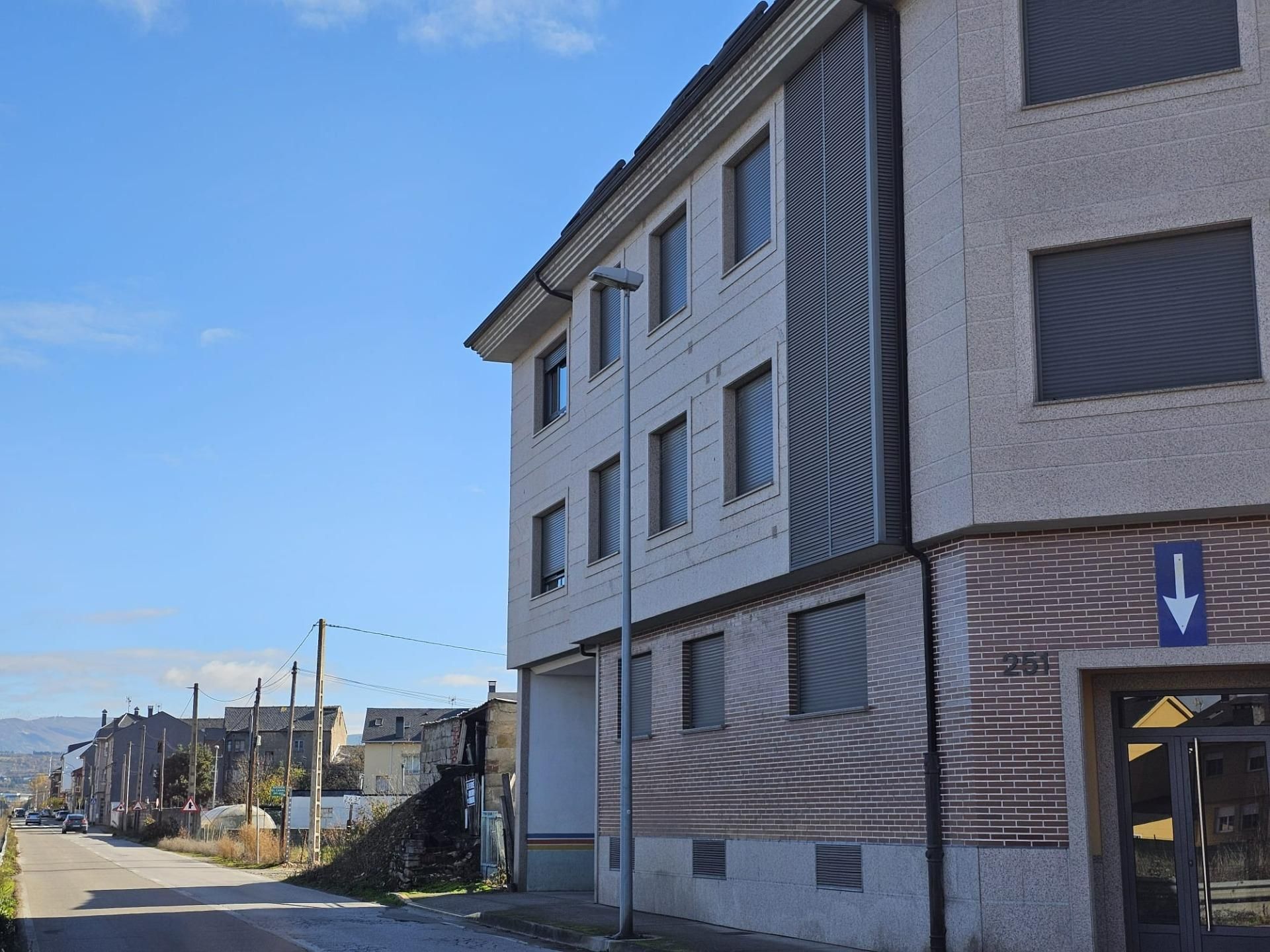 Vista exterior de Dúplex en venda en Ponferrada amb Calefacció i Traster