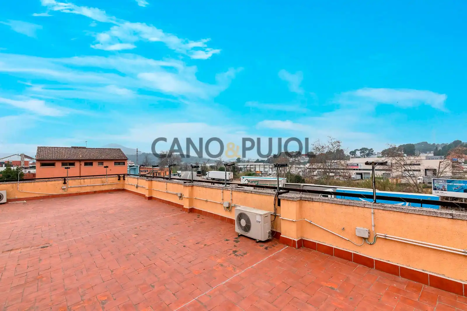 Terrace of Buildings for sale in Rubí