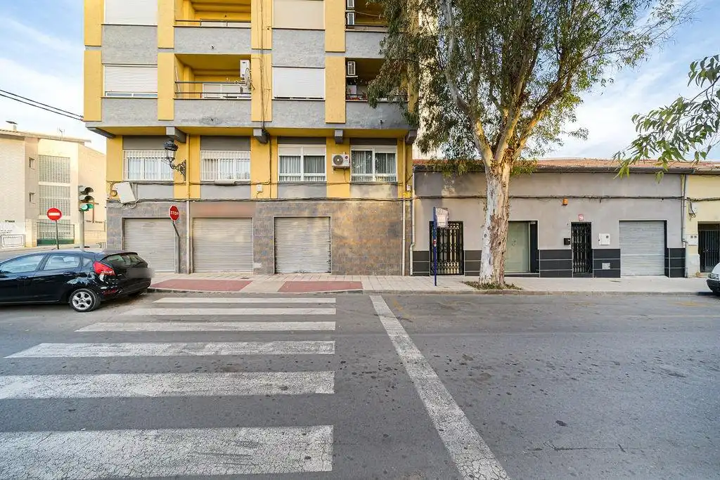 Vista exterior de Piso en venta en Elda