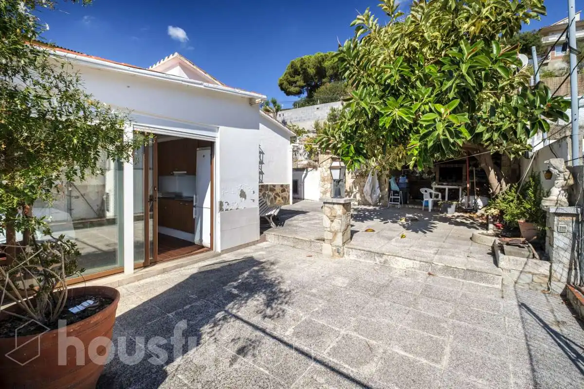 Detached house with pool for sale in Calle Bergueda ., imagen 23