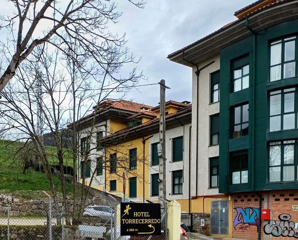 Vista exterior de Pis en venda en Cabrales amb Calefacció, Parquet i Traster