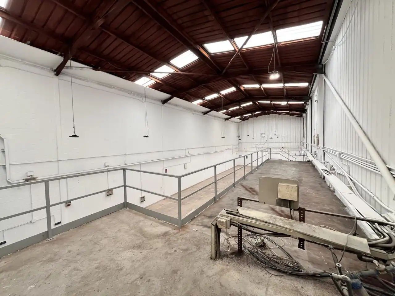 Fabrikhallen zum Verkauf in Sant Esteve Sesrovires mit Alarm