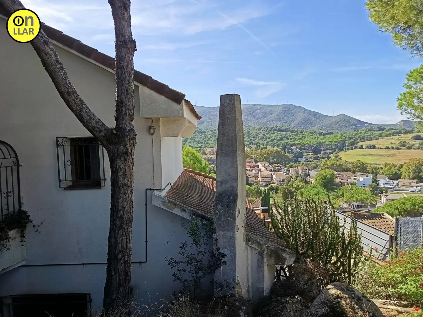 Außenansicht von Haus oder Chalet zum Verkauf in Sant Fost de Campsentelles mit Privatgarten, Terrasse und Abstellraum