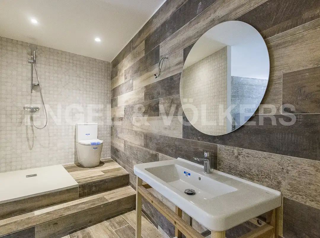 Bathroom of Houses for sale in Castelldefels  with Air Conditioner, Heating and Private garden
