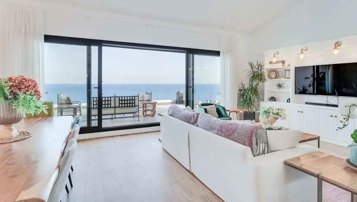Sala de estar de Ático en venta en La Alcaidesa con Aire acondicionado, Calefacción y Jardín privado