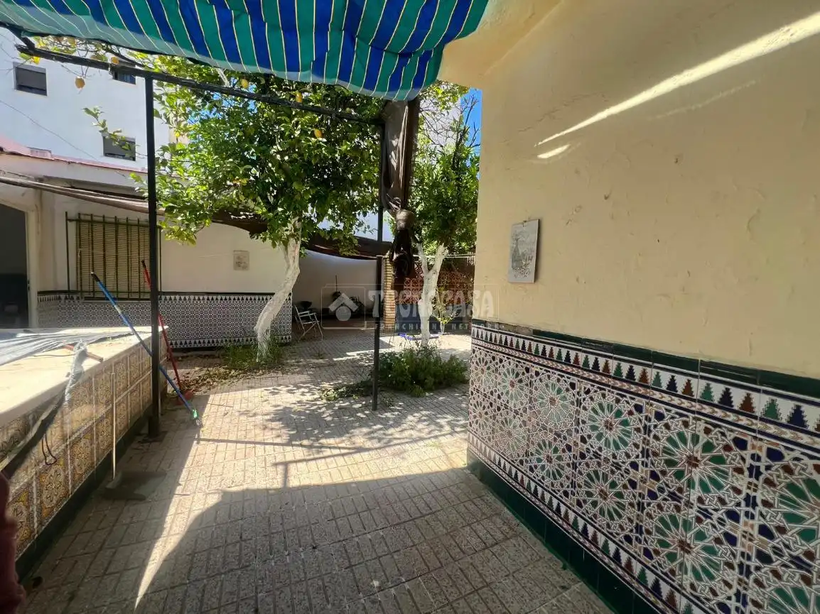 Vista exterior de Casa o xalet en venda en Valencina de la Concepción