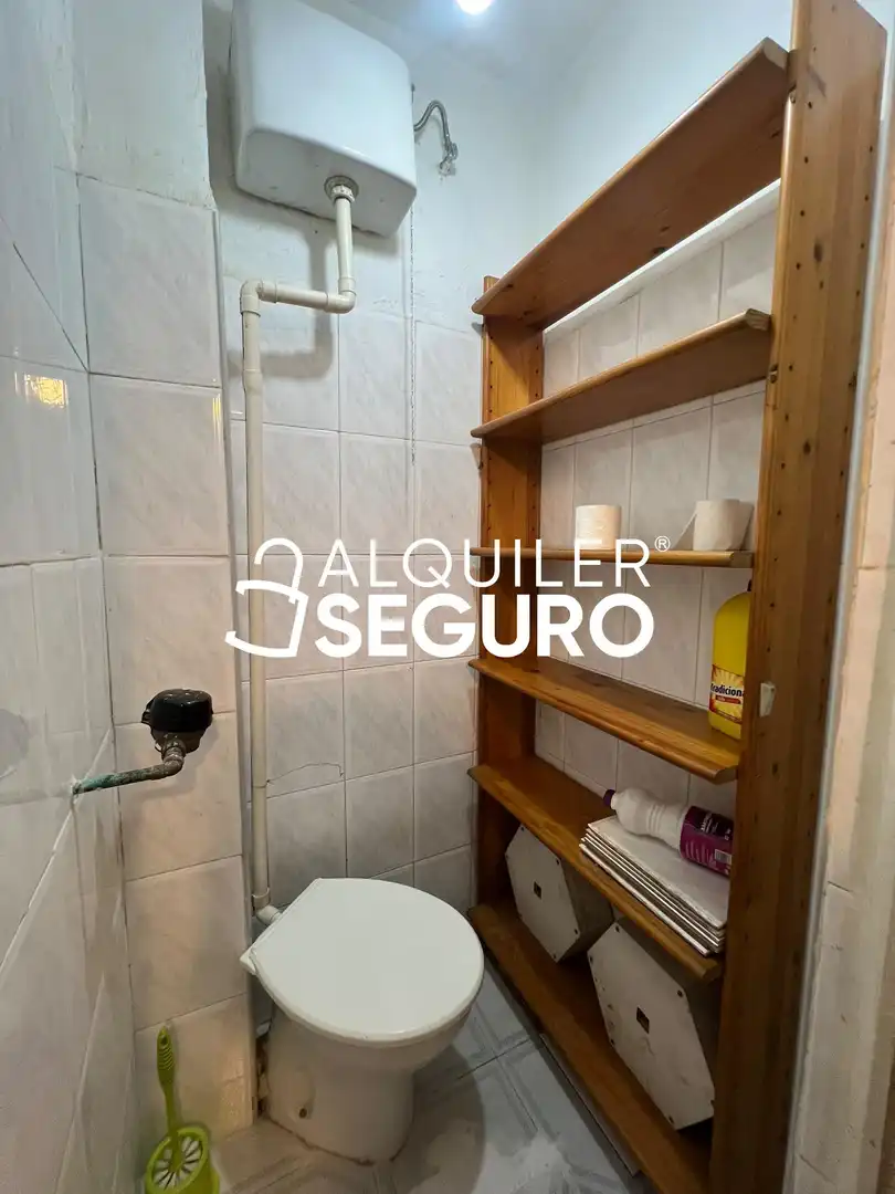 Bathroom of Commercial properties for rent in Madrid