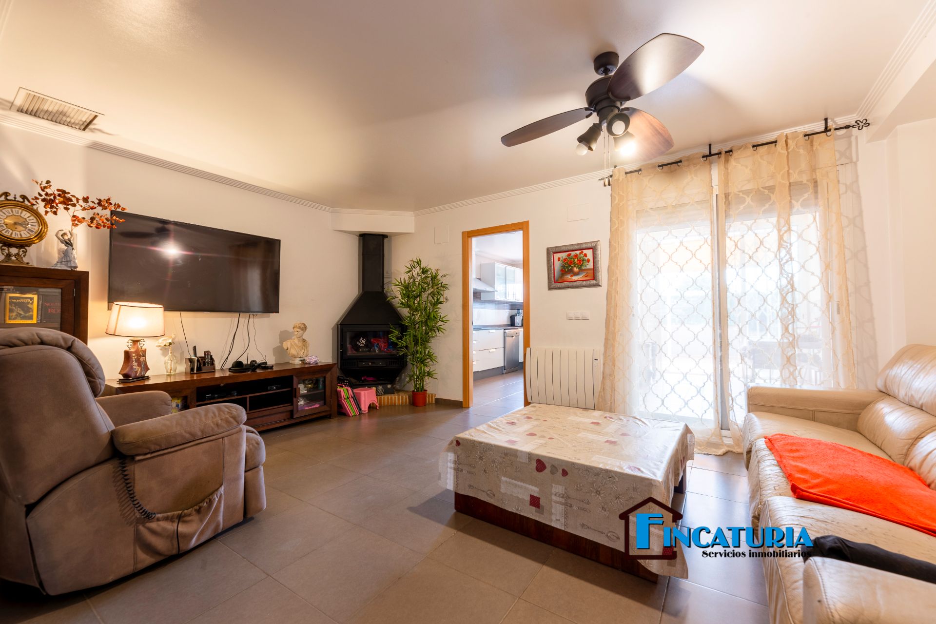 Sala d'estar de Casa adosada en venda en Loriguilla amb Aire condicionat i Calefacció