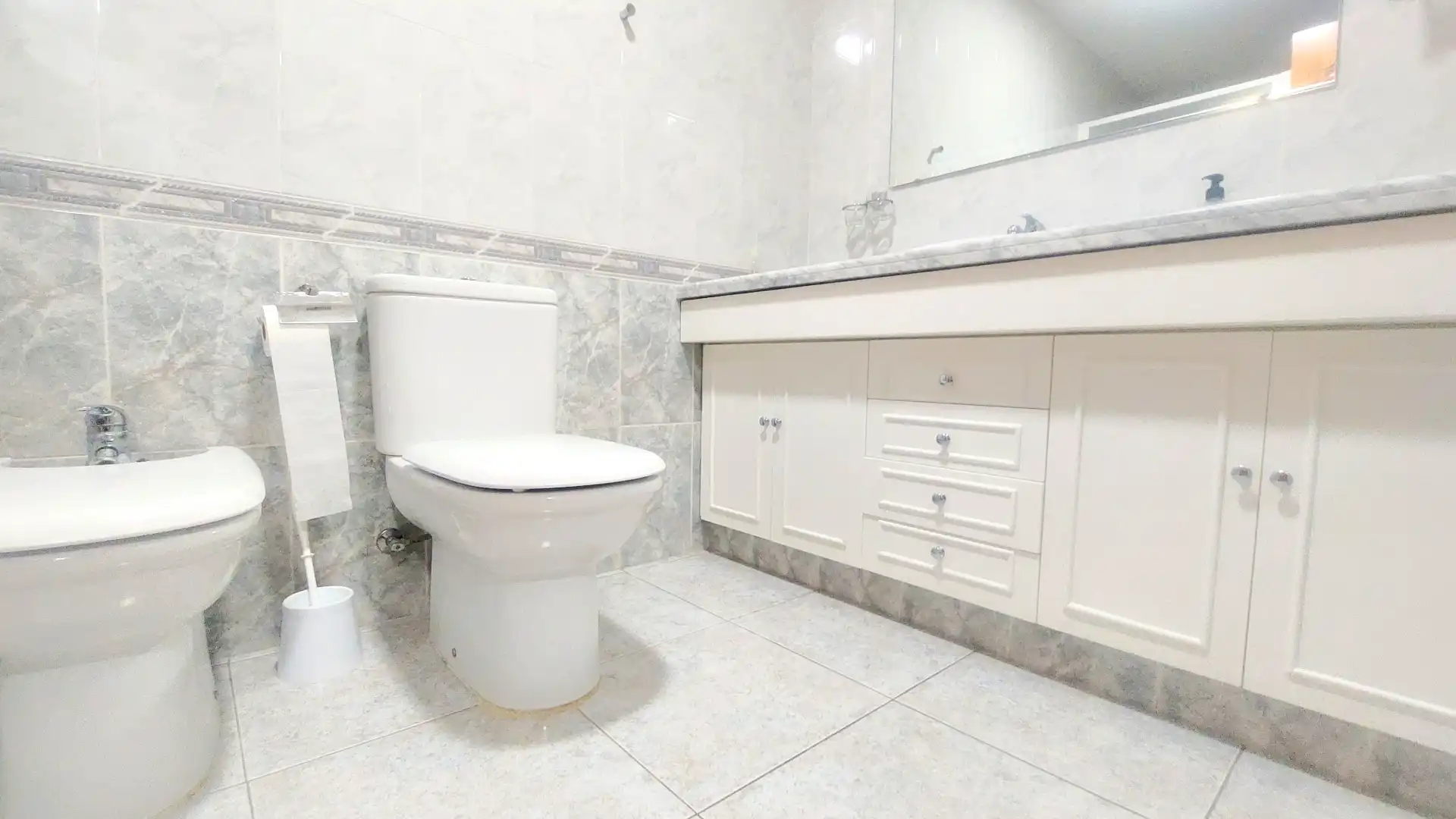 Casa a schiera con terrazza in vendita a Carrer Bisbe Valls, imagen 32