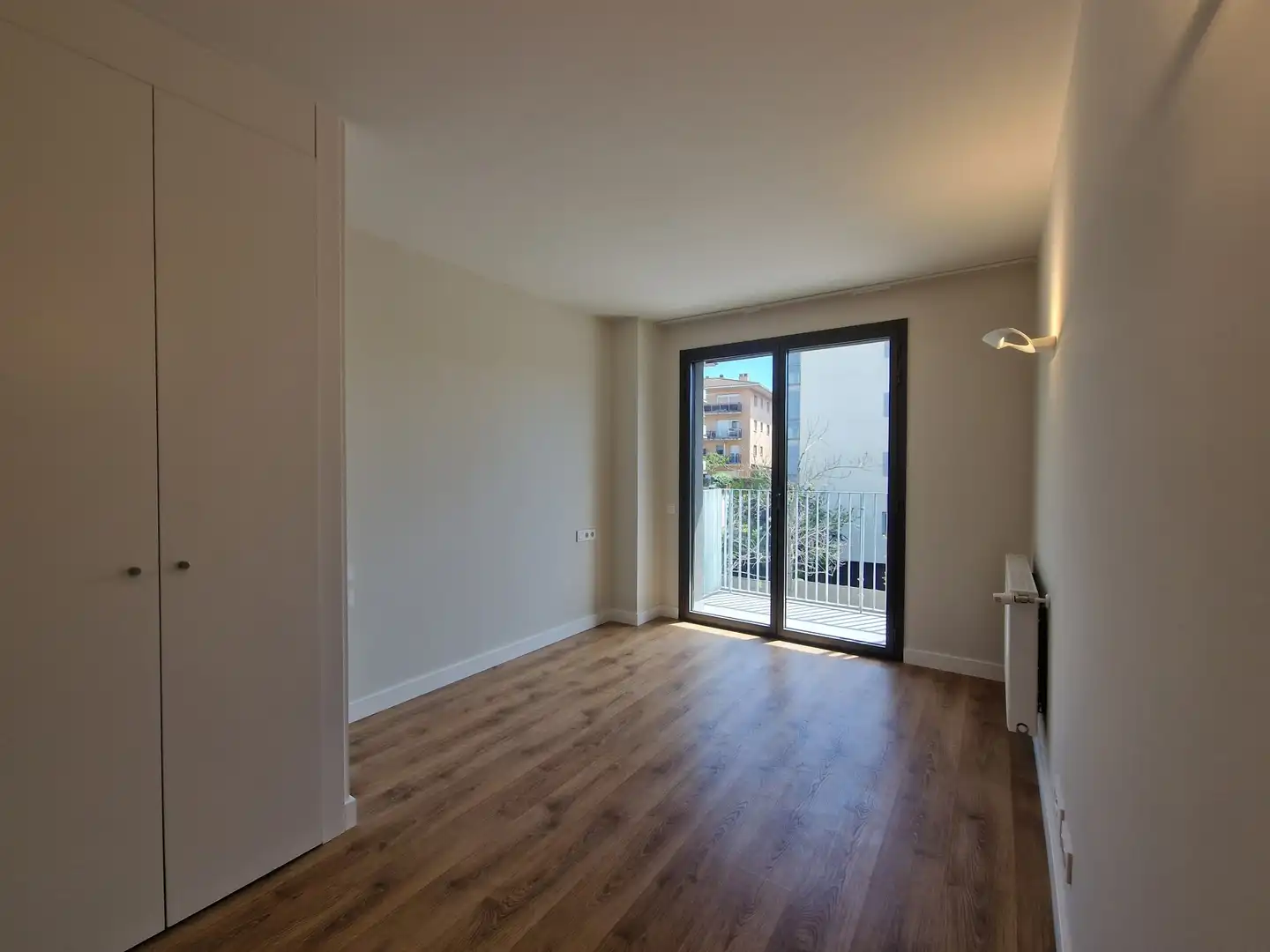 Habitación de Piso de alquiler en Girona con Aire acondicionado, Calefacción y Trastero