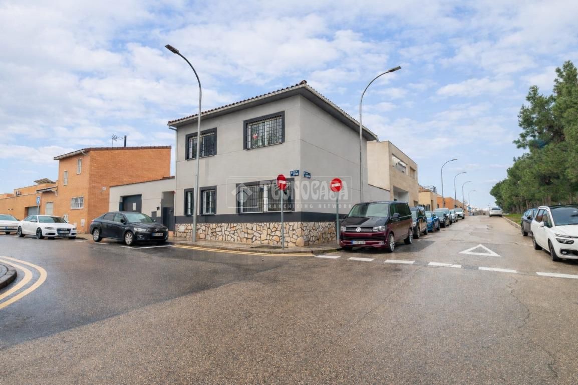 Vista exterior de Casa o xalet en venda en  Madrid Capital amb Aire condicionat, Calefacció i Traster