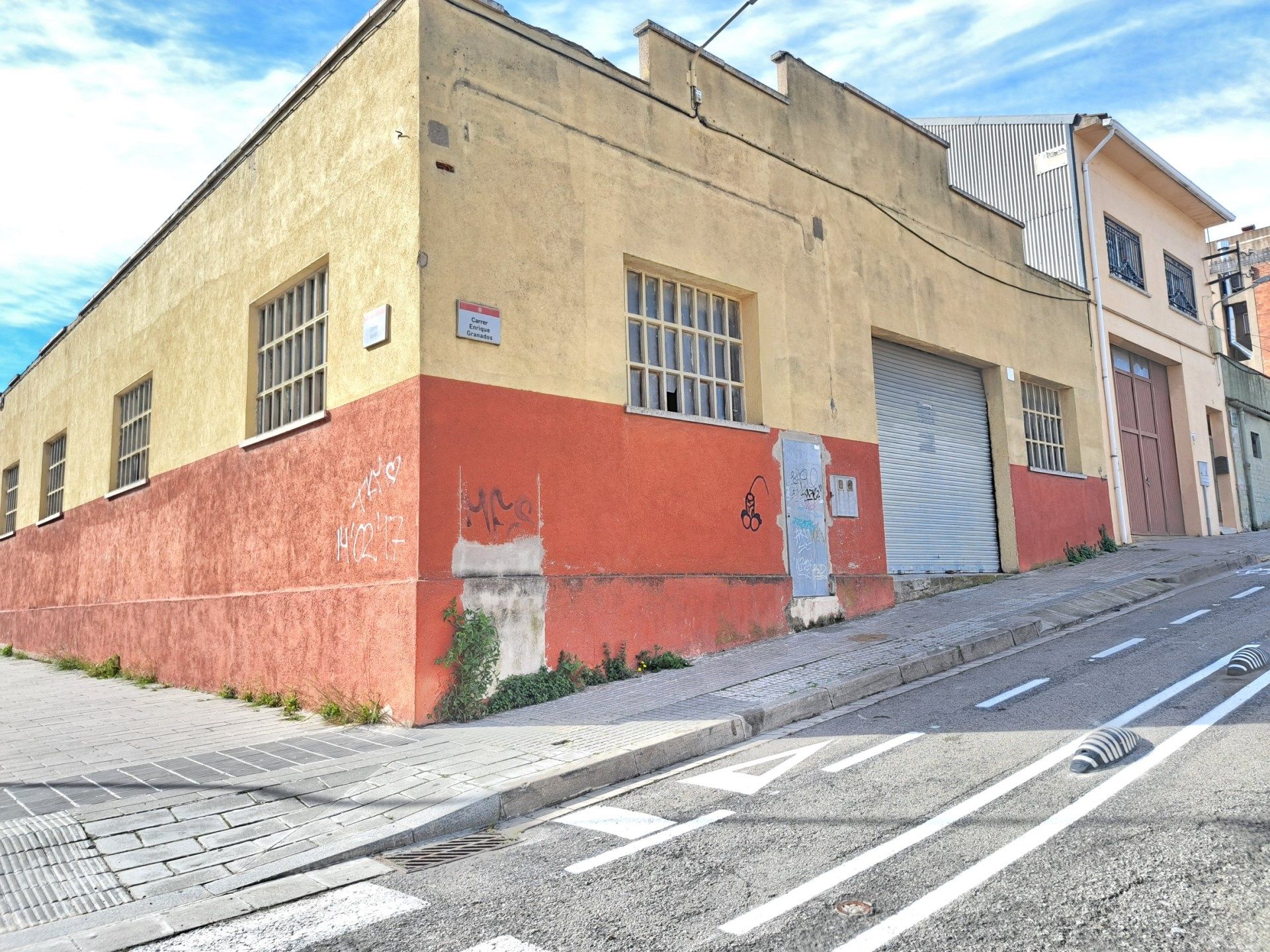 Vista exterior de Nave industrial en venta en Montcada i Reixac