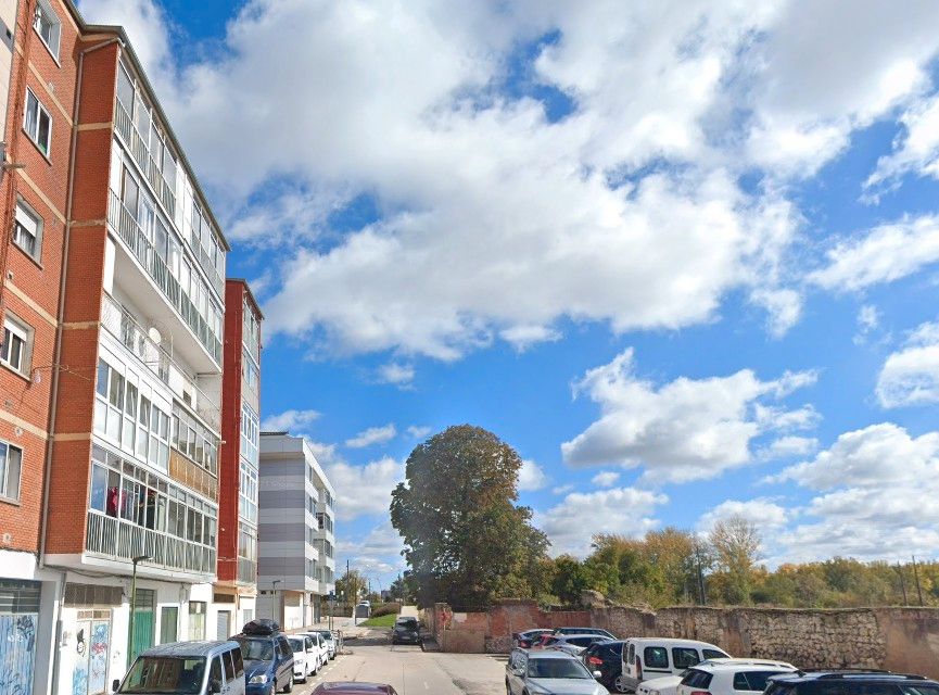 Vista exterior de Pis en venda en Burgos Capital