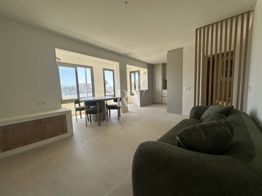Pis amb balcó en venda a Barris Marítims