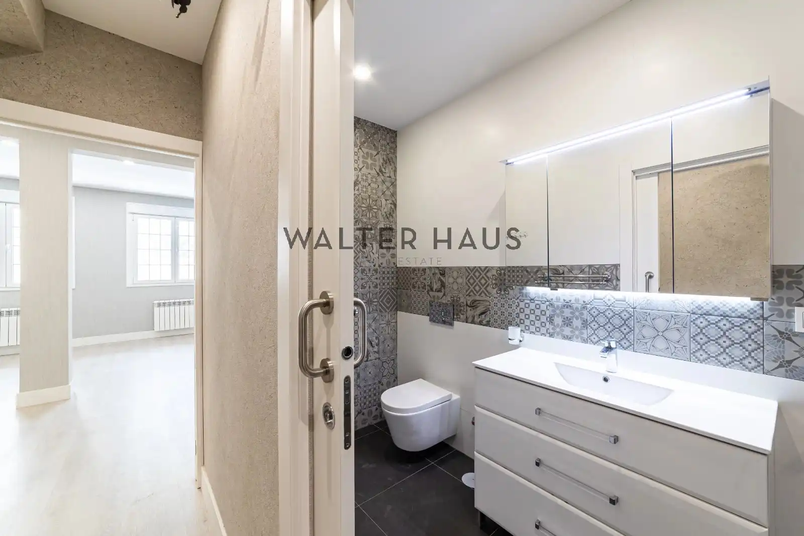 Baño de Dúplex en venta en Madrid con Calefacción, Horno y Lavadora