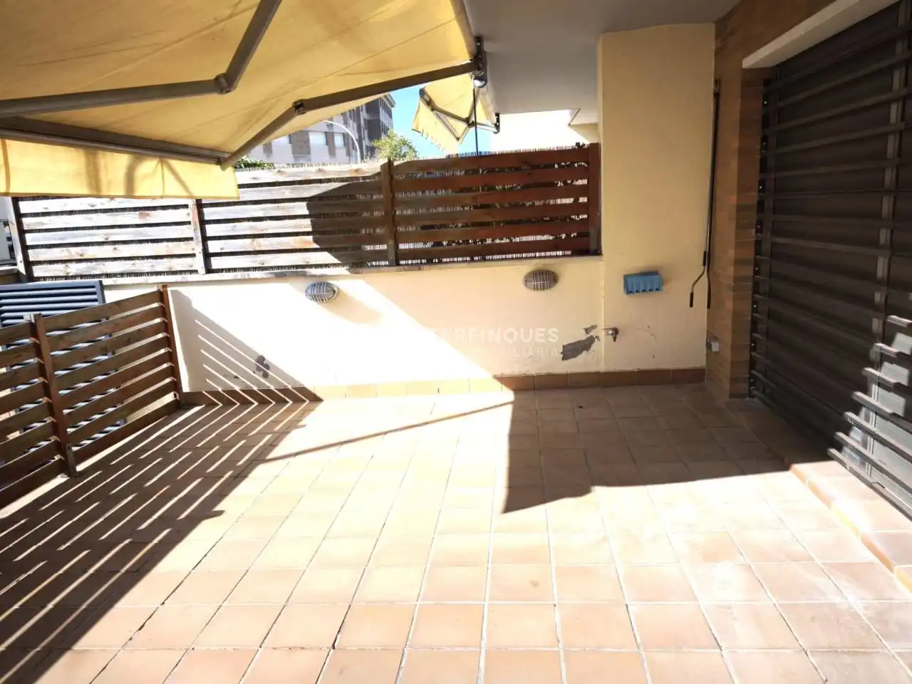 Terrasse von Einfamilien-Reihenhaus zum Verkauf in Sant Andreu de Llavaneres mit Klimaanlage, Heizung und Terrasse