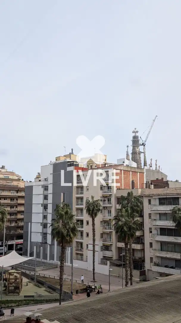 Vista exterior de Pis en venda en Barcelona amb Aire condicionat, Calefacció i Parquet