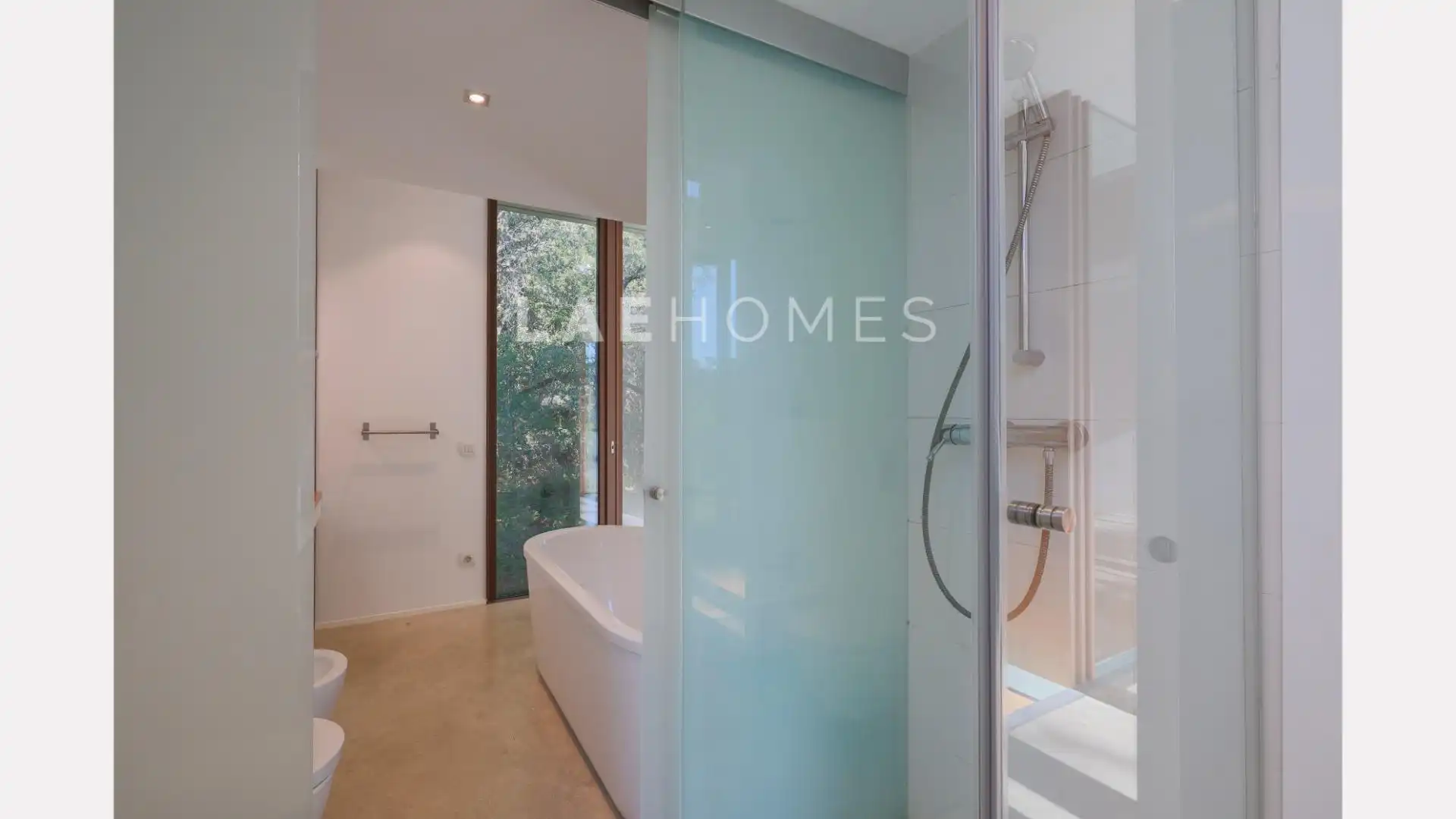 Baño de Casa o chalet en venta en Sant Cugat del Vallès con Aire acondicionado, Calefacción y Jardín privado