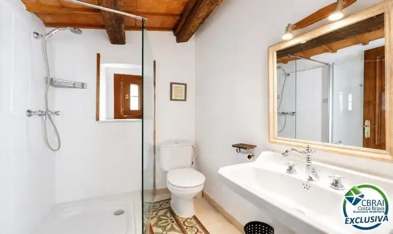 Baño de Finca rústica en venta en Fortià con Aire acondicionado y Calefacción