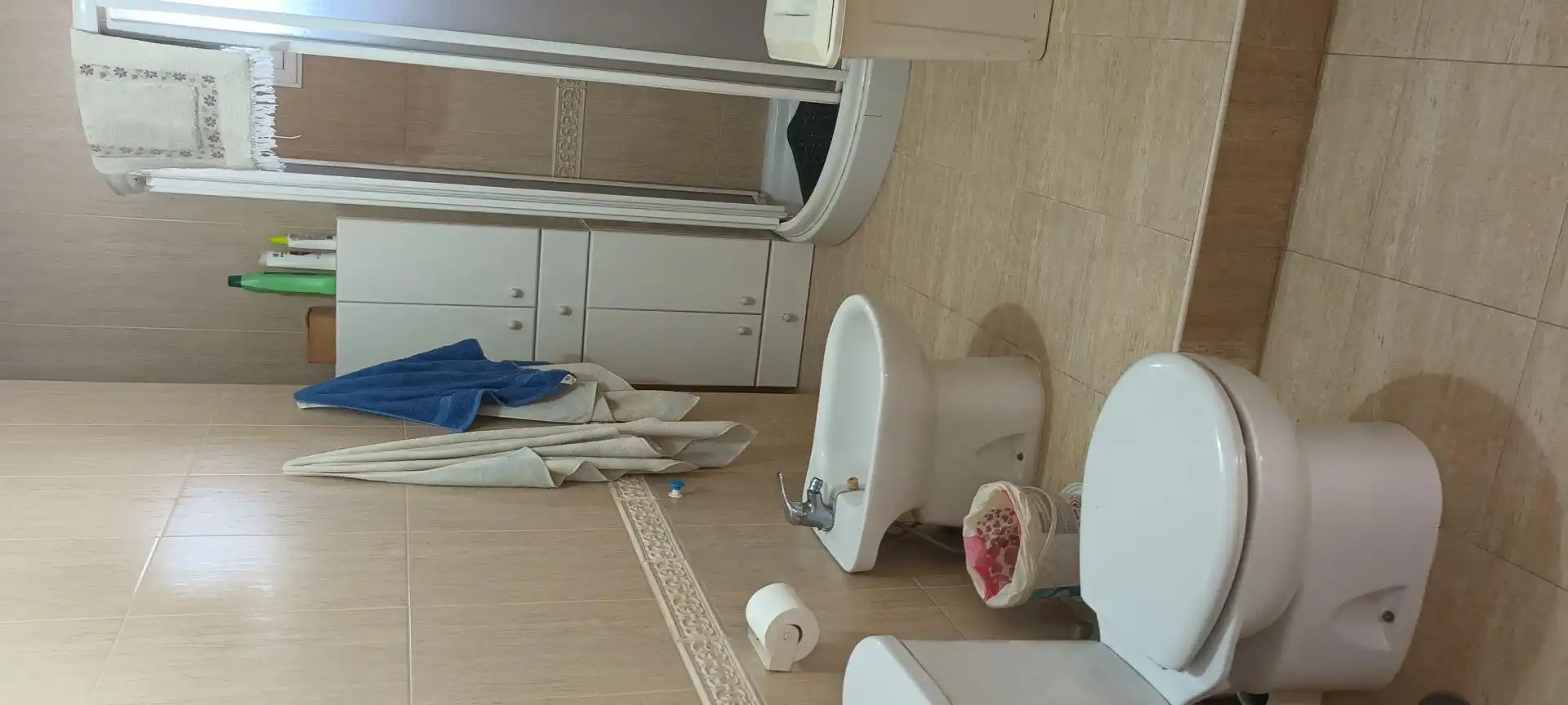 Bathroom of Houses for sale in Alcalá de Guadaira  with Air Conditioner and Furnished