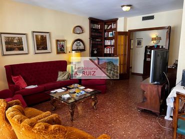 Piso con ascensor en venta en Priego de Córdoba