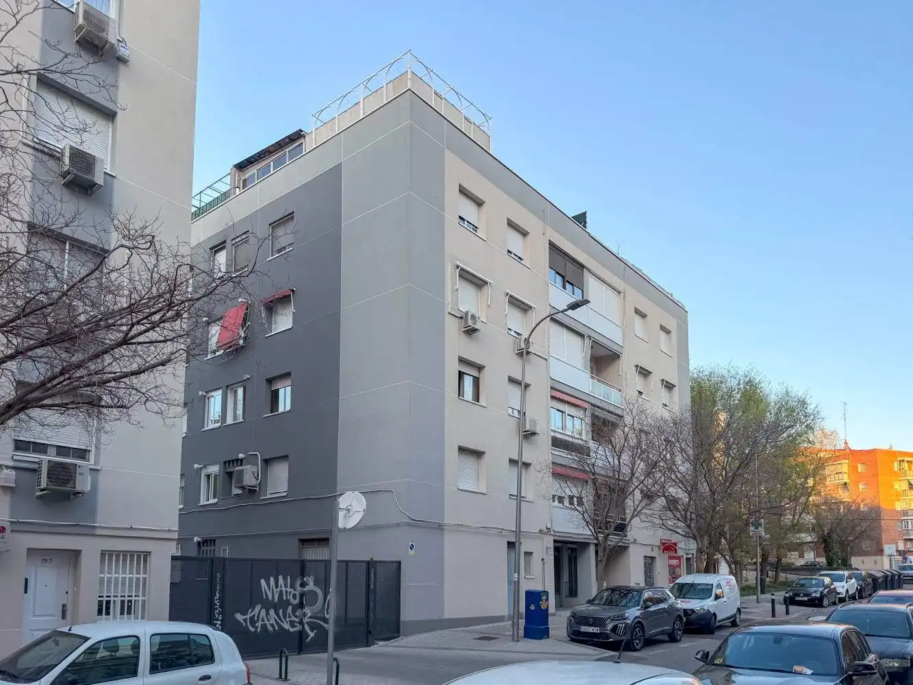 Vista exterior de Piso en venta en Madrid con Aire acondicionado, Calefacción y Parquet