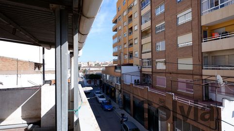 Foto 4 de Casa adosada en venta en Carrer D'almudàfer, Avenida de Abril - 9 de Octubre, Sagunto / Sagunt
