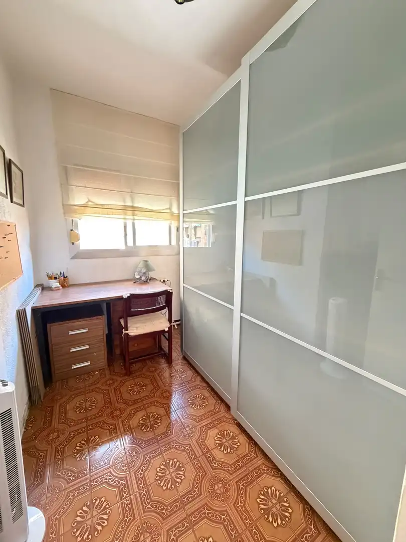 Habitación de Piso en venta en Barcelona con Balcón