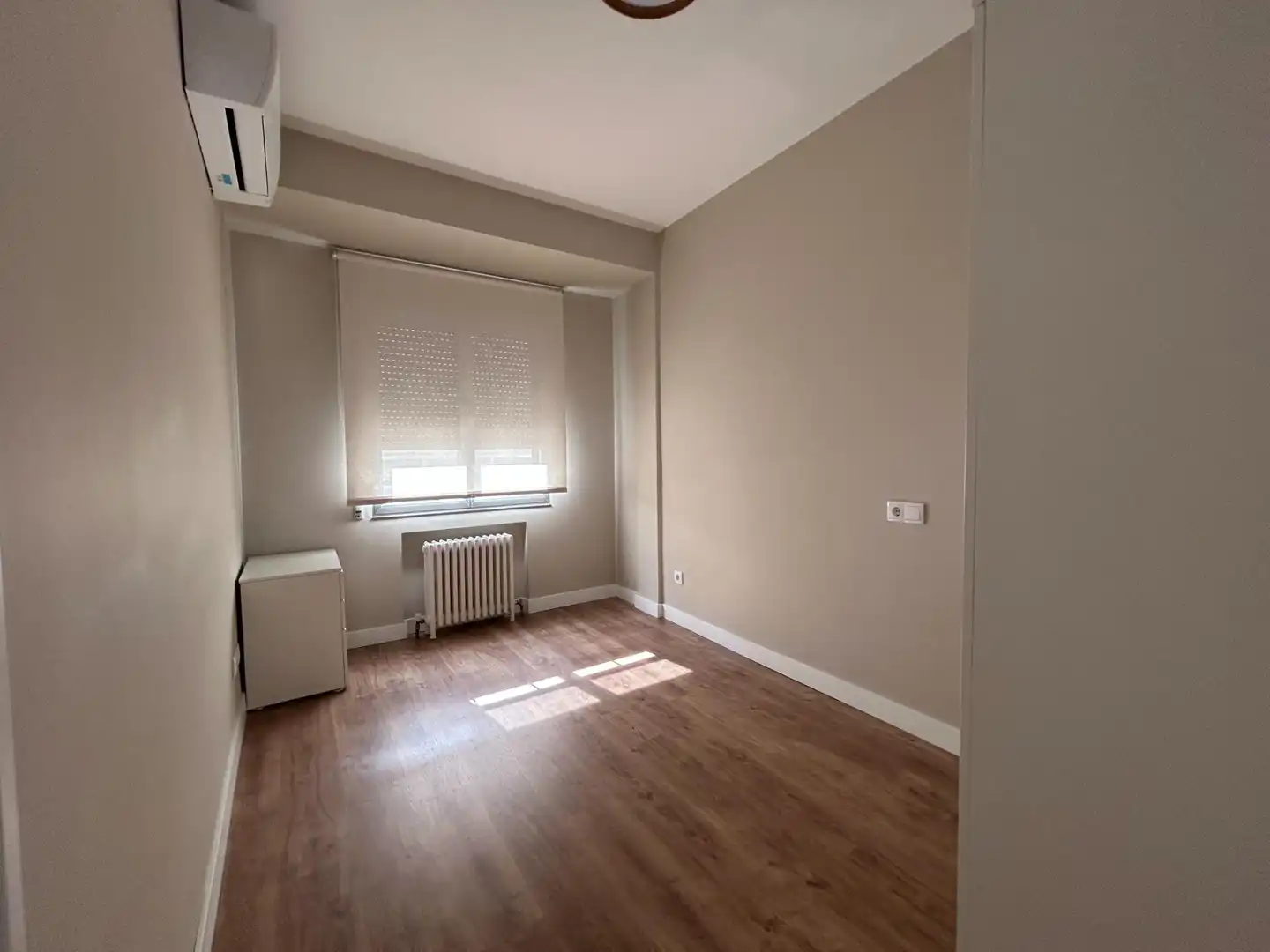 Bedroom of Flat for rent in Madrid  with Air Conditioner, Heating and Terrace