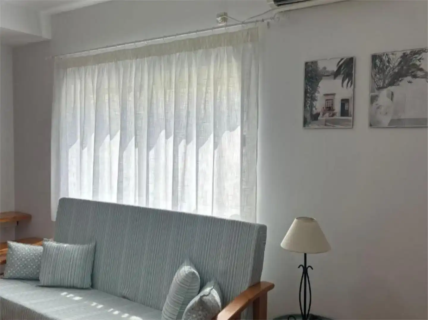 Sala d'estar de Pis de lloguer en Cazorla amb Aire condicionat i Moblat